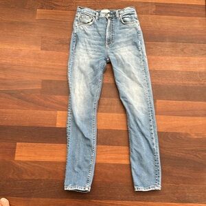 Boyish high waisted jeans